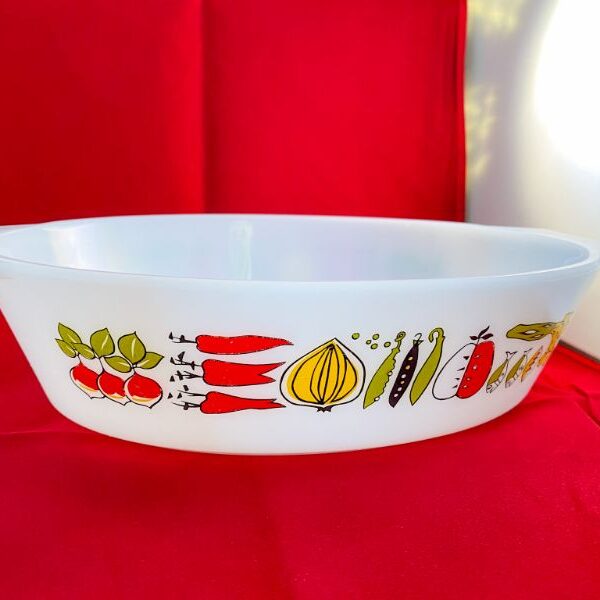 Grote ovenschaal harvest, 524 JAJ / Pyrex England met groenten in oranje, geel en groen